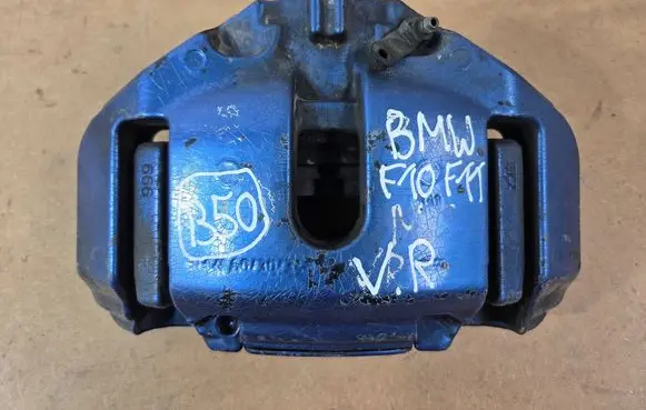 BMW 5 F10 F11 Front brake caliper 6030348