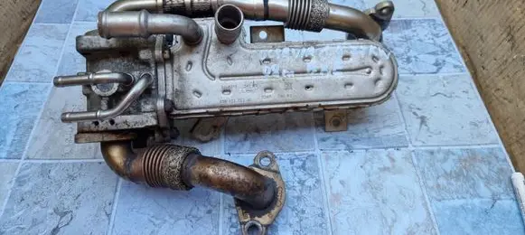 Skoda Octavia Mk2 (1Z) EGR valve cooler 038131513AD 3210275