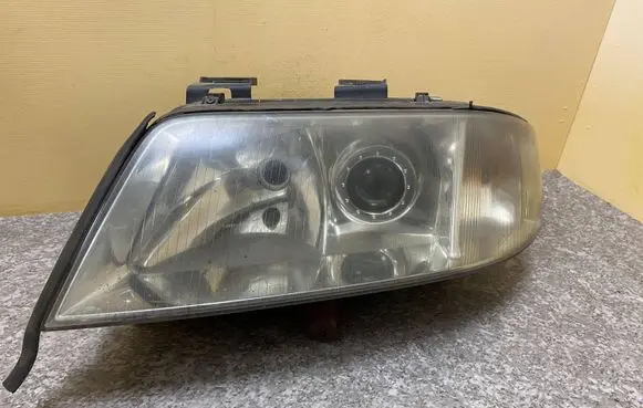 Audi A6 S6 C5 4B Headlight/headlamp 14846500