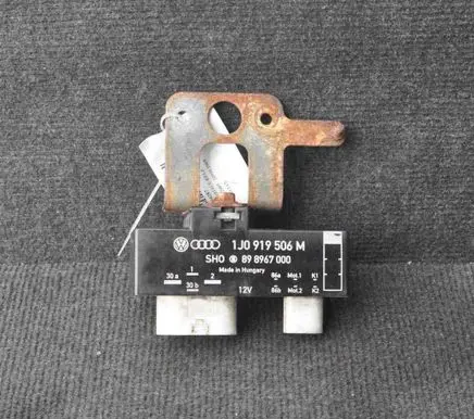 Coolant fan relay