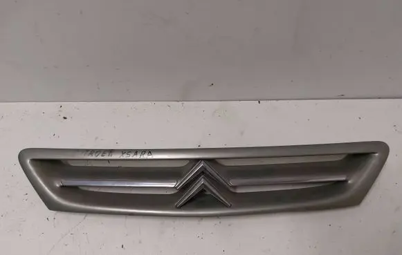 Citroen Xsara Picasso Front grill 9632099177