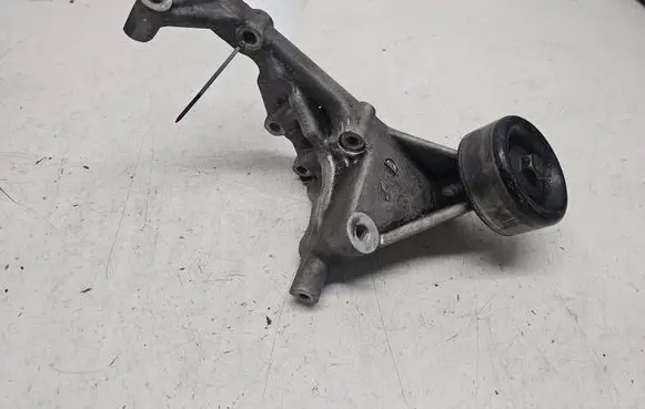 KIA Sorento Alternator belt tensioner pulley 