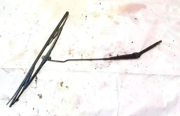 Opel Astra G Front wiper blade arm