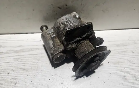 Volkswagen PASSAT B3 Power steering pump 7671501103 7671955140