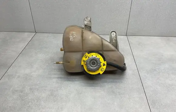 Jeep Grand Cherokee Coolant expansion tank/reservoir 55037999AI 68213176AA