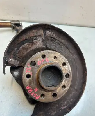 Rear wheel hub spindle/knuckle