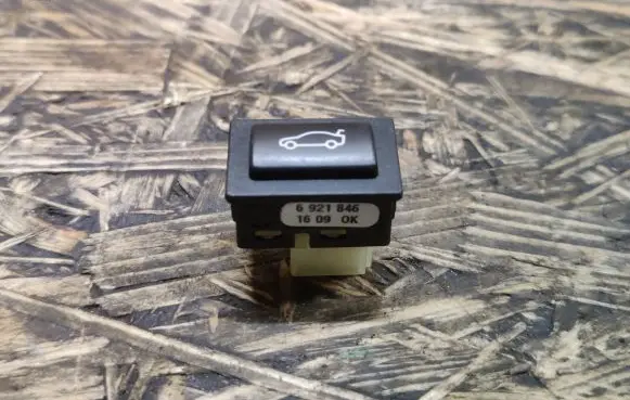 BMW 7 F01 F02 F03 F04 Tailgate opening switch 6921846