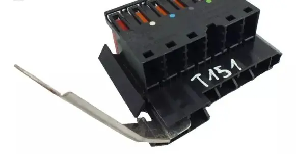 Mercedes-Benz E W211 Fuse module 1394837