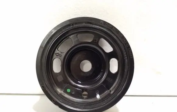 Audi A1 Crankshaft pulley 04C105243Q