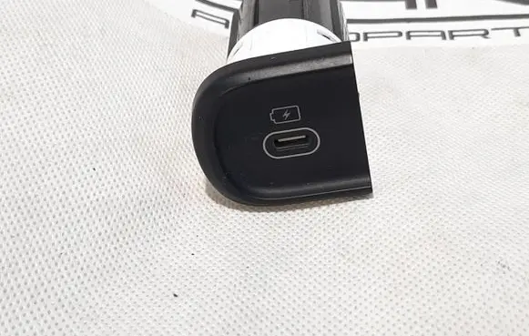 KIA Sportage USB socket connector 96125-P1500