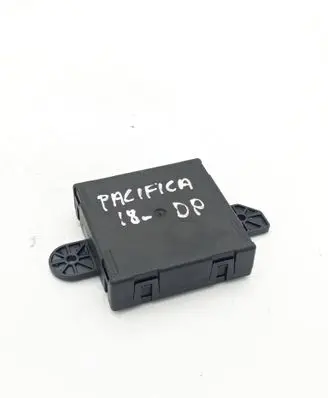 Chrysler Pacifica Door control unit/module 68316560AC TLX4C07270A5BA