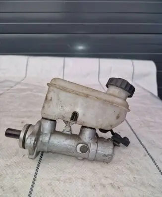 KIA Sorento Master brake cylinder