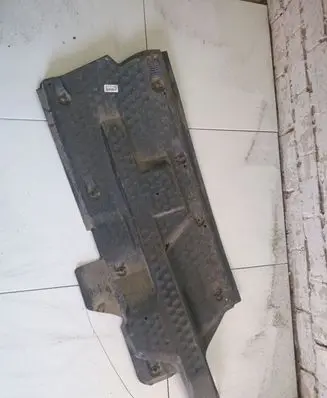 Skoda Fabia Mk2 (5J) Engine splash shield/under tray 