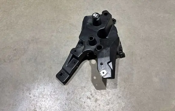 Fender mounting bracket