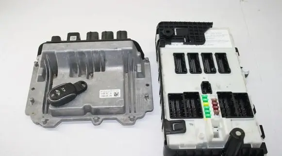 BMW X1 F48 F49 Engine ECU kit and lock set 7595179