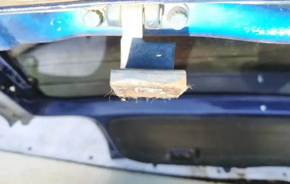 Volkswagen Golf III Tailgate/trunk/boot hinge