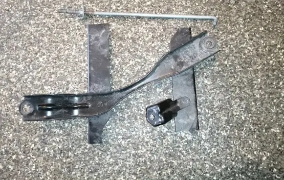 Toyota Verso Battery bracket 