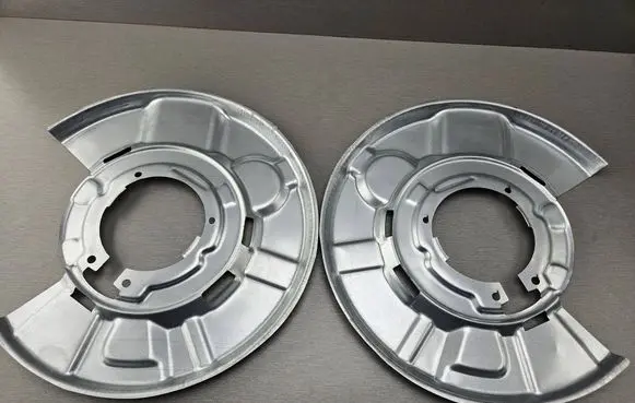 BMW 1 E81 E87 Rear brake disc plate dust cover 6792247 34216792247 6792248