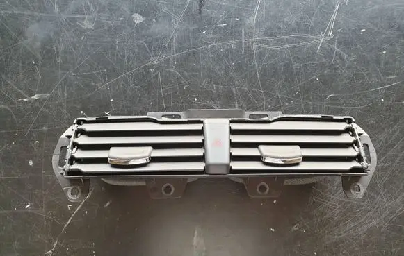Ford Fusion II Dash center air vent grill DS7319K617A