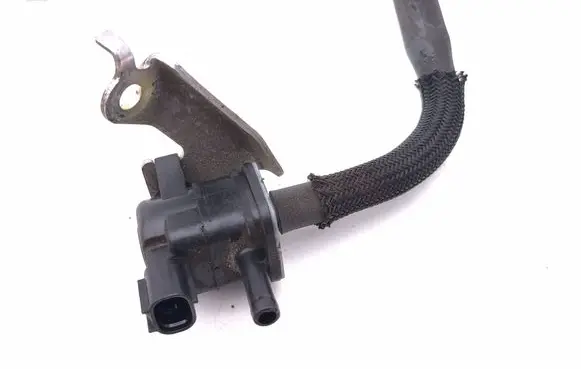 Lexus IS III XE30 Vacuum valve 9091012276 1362007010