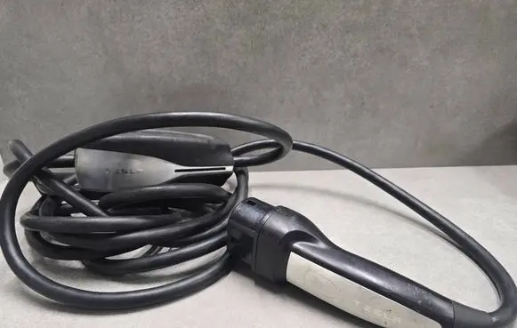 Tesla Model S Electric car charging cable 102369402C