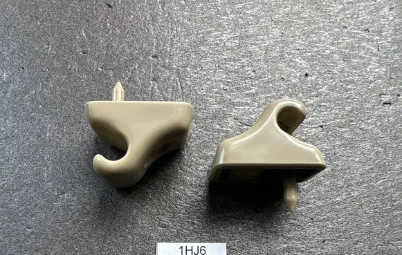 Sun visor clip/hook/bracket