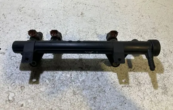 Skoda Fabia Mk1 (6Y) Fuel main line pipe 047133319 5WS0250