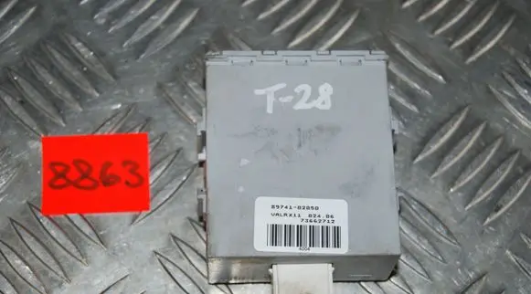 Toyota Corolla E120 E130 Door central lock control unit/module 8974102050