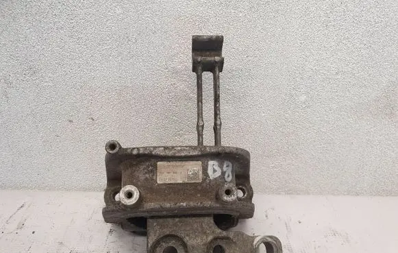 Volkswagen PASSAT B8 Engine mount bracket 3Q0199262J 09072015
