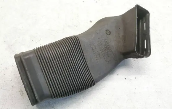 Audi A6 S6 C5 4B Air intake duct part 8D0129617E