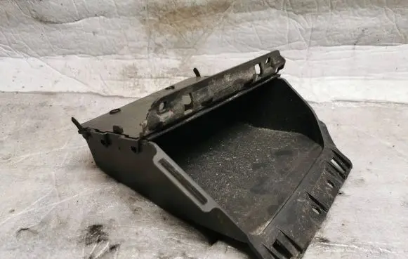 Opel Combo E Glove box 9817066477