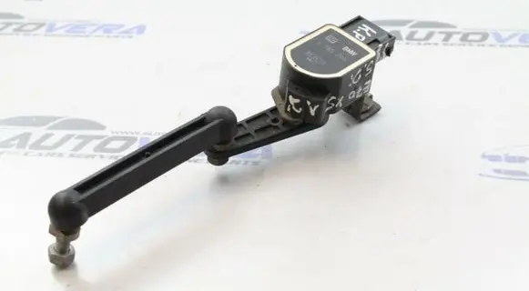 Headlight/headlamp level sensor