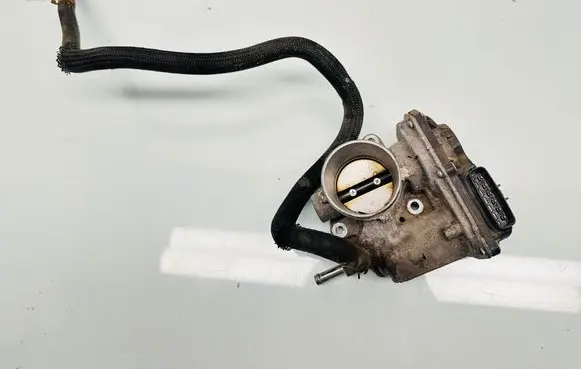 Toyota Yaris Throttle valve 2203047040 5C24 C3160
