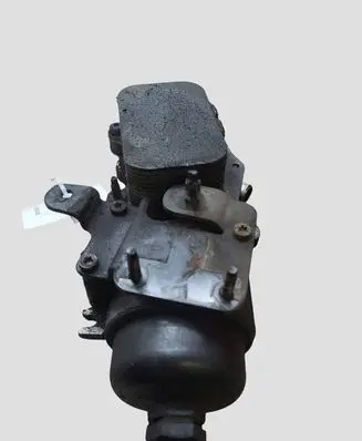 Ford Fiesta Oil filter mounting bracket