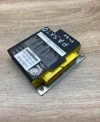 Volkswagen PASSAT B6 Airbag control unit/module 3C0909605J 39113009