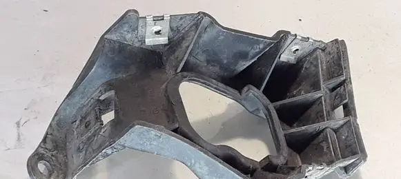 Audi A6 S6 C5 4B Front bumper mounting bracket 4B0853921B