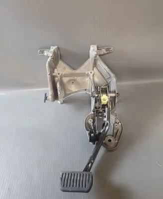 Volvo XC60 Brake pedal 32264704 32264703