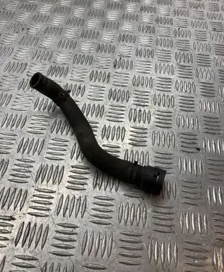 Volkswagen PASSAT B6 Engine coolant pipe/hose