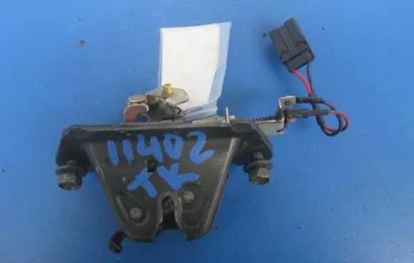 Nissan Almera Tailgate/trunk/boot lock/catch/latch