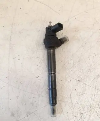 Volkswagen Crafter Fuel injector 03L1302770 0445110647