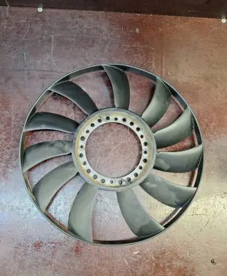 Volkswagen PASSAT B5 Fan impeller 058121301B
