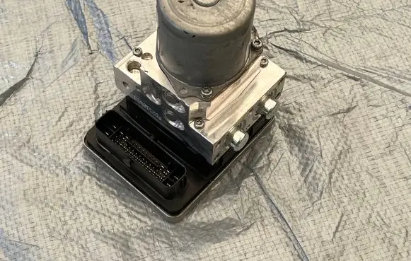 Mercedes-Benz E W213 ABS Pump A2139004035 A014G118