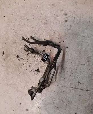 Fuel injector supply line/pipe