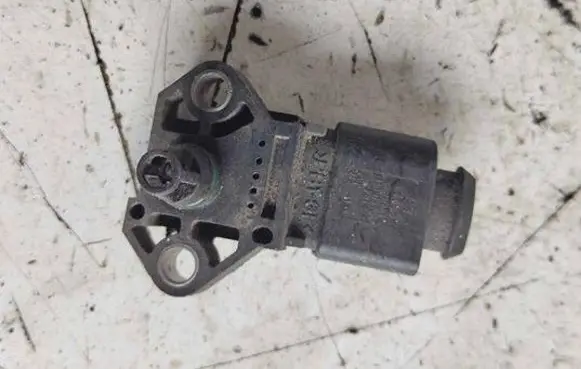 Volkswagen Golf V Air pressure sensor 038906051B