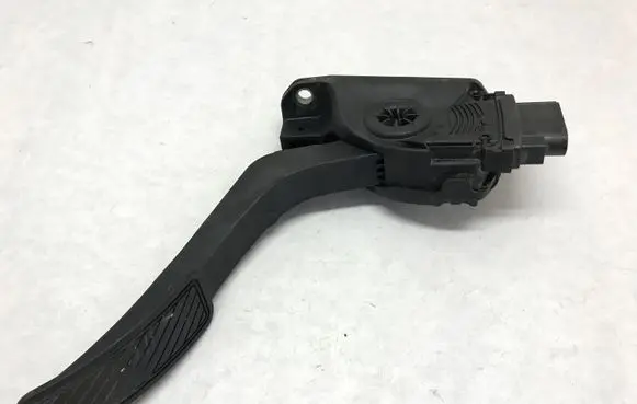 Ford Fiesta Accelerator throttle pedal 8V219F836AA 6PV00951700