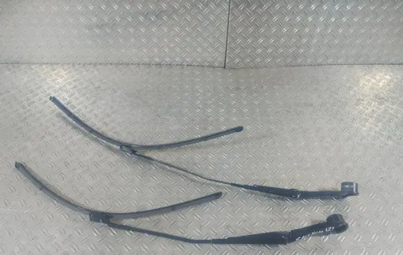 Front wiper blade arm
