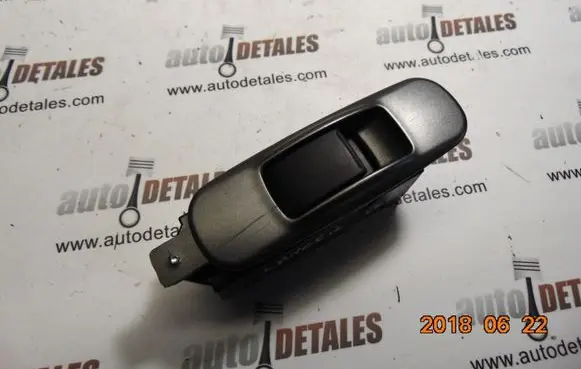 Mitsubishi Lancer Electric window control switch 8608A101