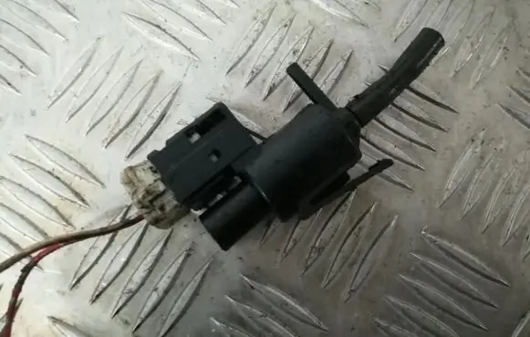 Mazda MPV Turbo solenoid valve k5t49091