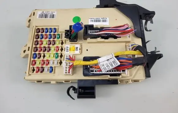 KIA Carens III Fuse box set 91950-A4610