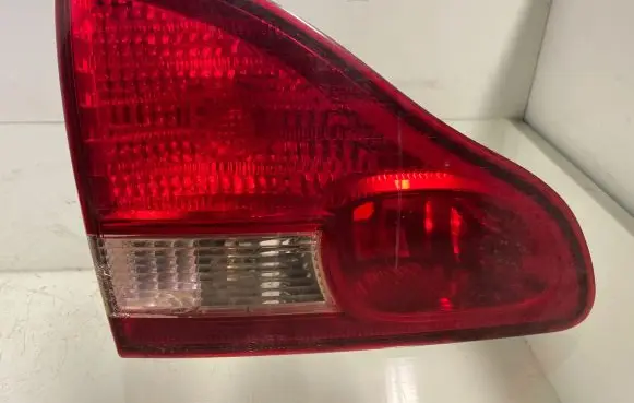 Toyota Avensis Verso Tailgate rear/tail lights